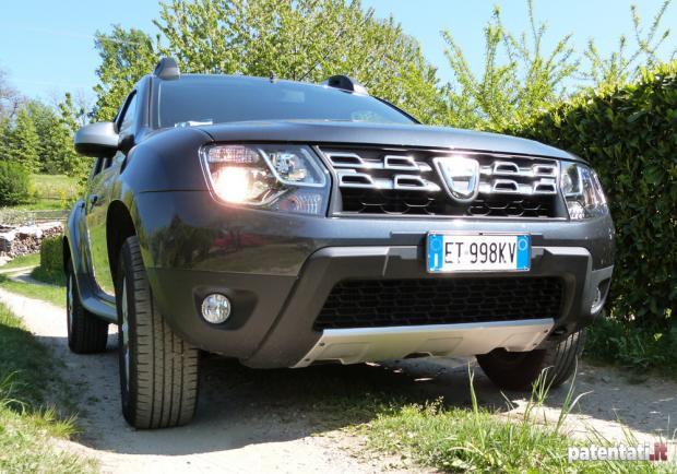 Prova Dacia Duster 1.5 dCi 110 CV 4X2 dettaglio sezione anteriore