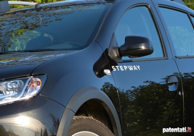 Prova Dacia Sandero Stepway 1.5 dCi Prestige dettaglio passaruota