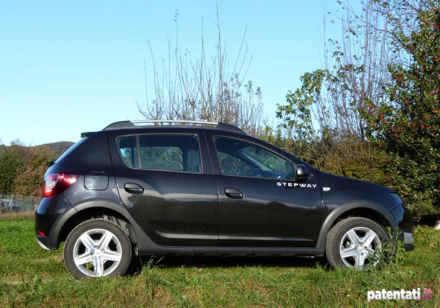 Prova Dacia Sandero Stepway 1.5 dCi Prestige profilo