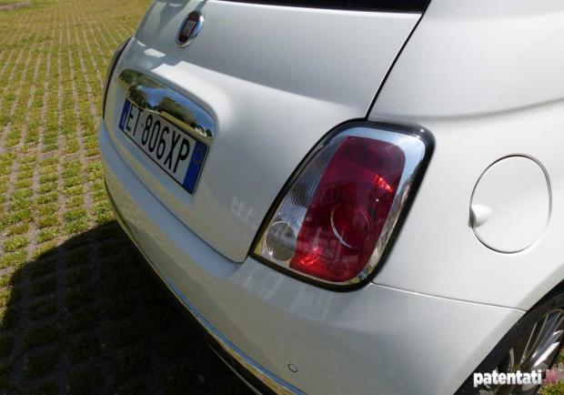 Prova Fiat 500 Cult 0.9 TwinAir Turbo 105 CV dettaglio fari posteriori