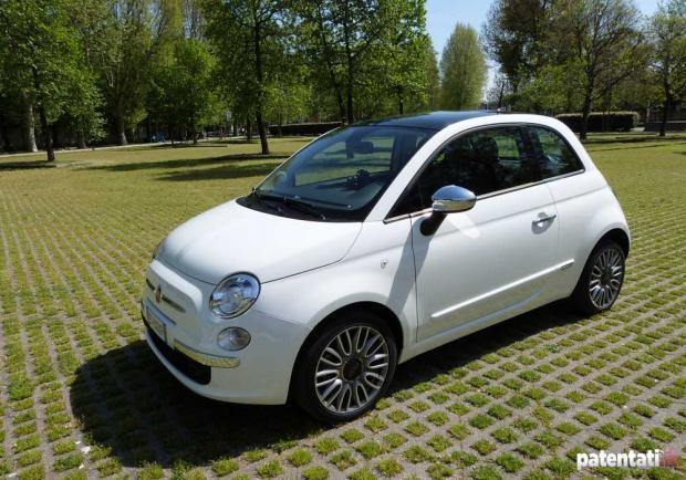 Prova Fiat 500 Cult 0.9 TwinAir Turbo 105 CV tre quarti anteriore lato sinistro