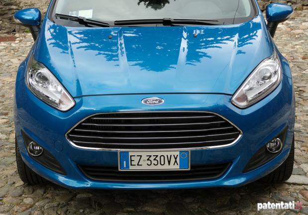 Prova Ford Fiesta 1.0 EcoBoost griglia anteriore