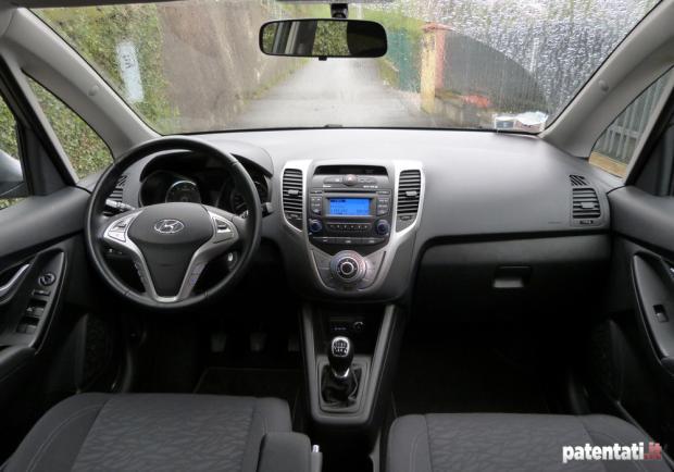 Prova Hyundai ix20 GPL abitacolo