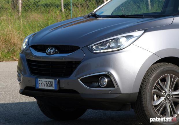 Prova Hyundai ix35 1.7 CRDi dettaglio sezione anteriore