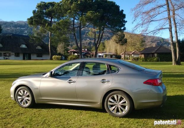 Prova Infiniti Q70 Hybrid profilo immagine 2