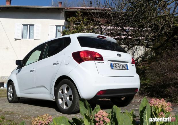 Prova Kia Venga 1.4 CRDi tre quarti posteriore