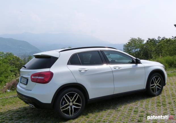 Prova Mercedes GLA 200 CDI Sport tre quarti posteriore