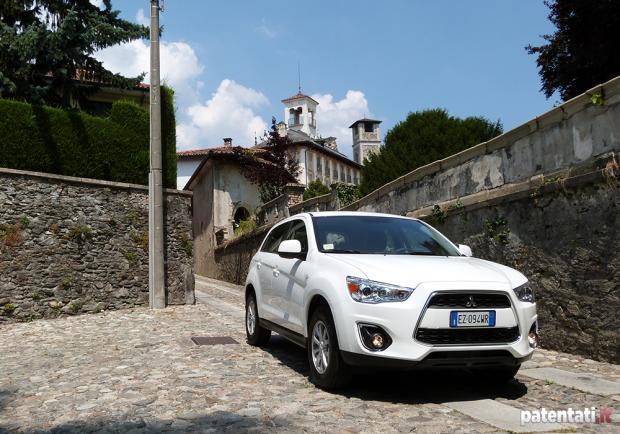 Prova Mitsubishi ASX 1.6 DI-D 4WD tre quarti anteriore