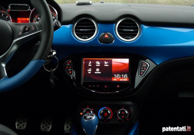 Prova Opel Adam Rocks consolle centrale