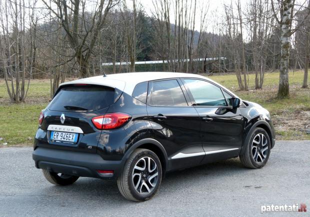 Prova Renault Captur 1.5 dCi profilo lato destro statica