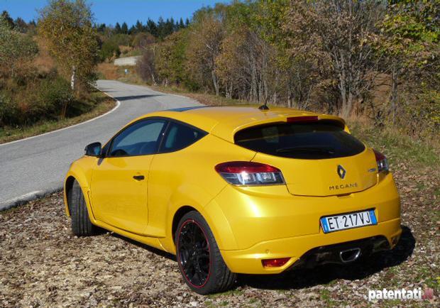 Prova Renault Mégane RS tre quarti posteriore