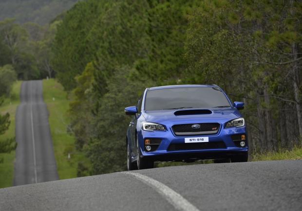 Prova su strada Subaru WRX STI anteriore