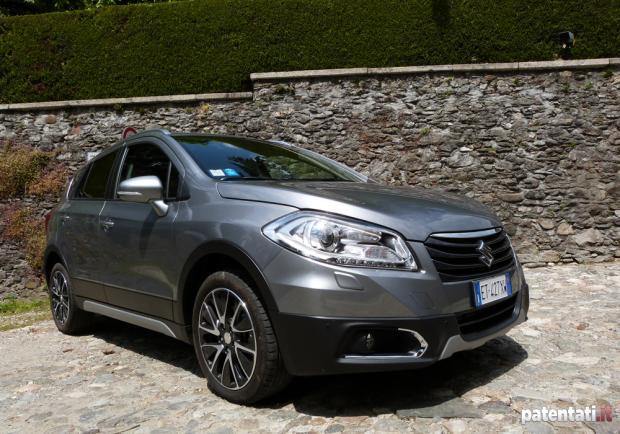 Prova Suzuki S-Cross 1.6 DDiS 4WD tre quarti anteriore