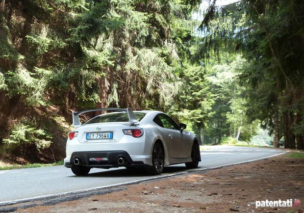 Prova Toyota GT86 tre quarti posteriore