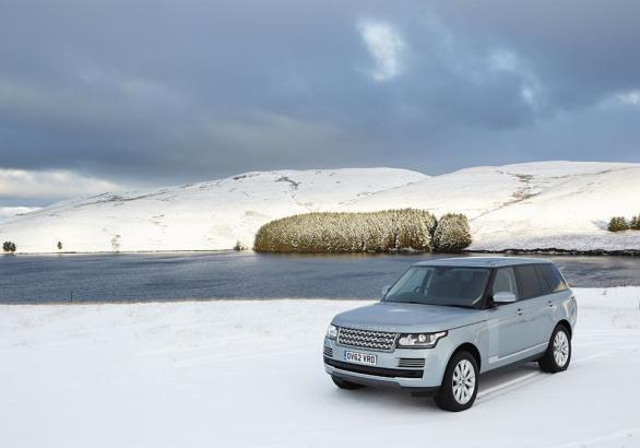 Range Rover tre quarti anteriore lato sinistro