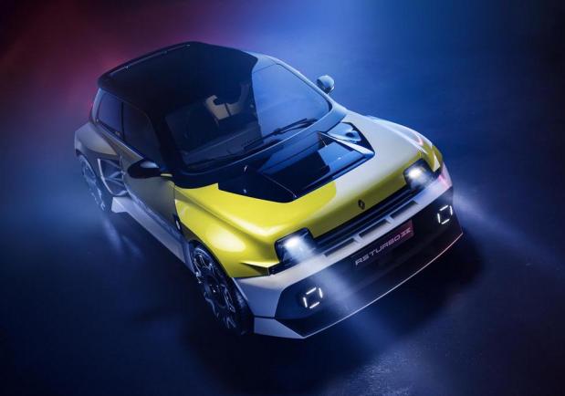 Renault 5 Turbo 3E -in action