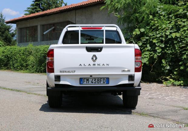 Renault Alaskan 2.3 dCi 160 Life posteriore