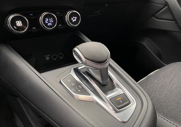 Renault Captur E-Tech leva cambio automatico