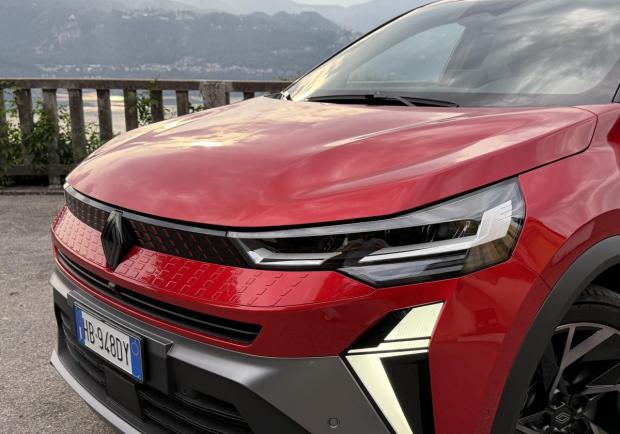 Renault Captur full-hybrid 160cv 9