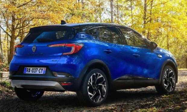 Renault Captur TCe 115 - retro