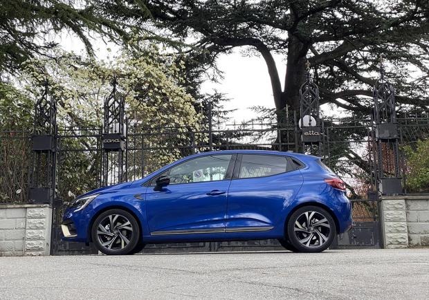 Renault Clio E-Tech Hybrid Engineered profilo