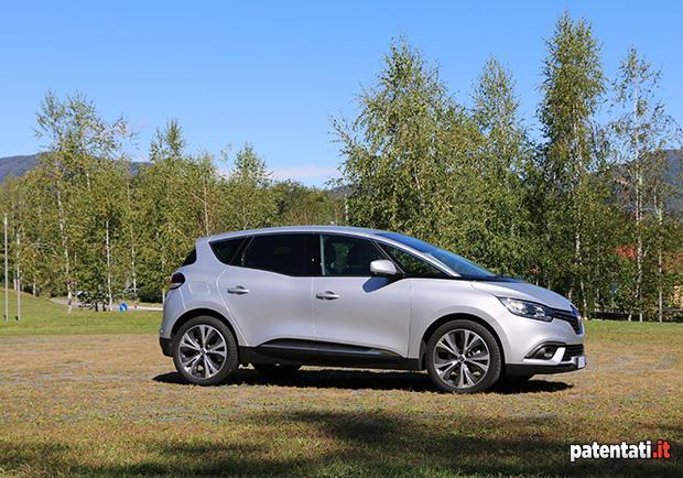 Renault Scénic 1.5 dCi Hybrid Assist 8