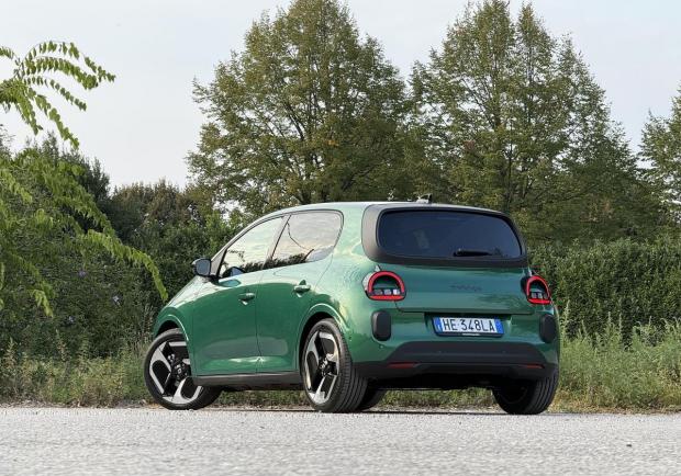 Renault Twingo E-Tech Electric Verde Assoluto posteriore 2