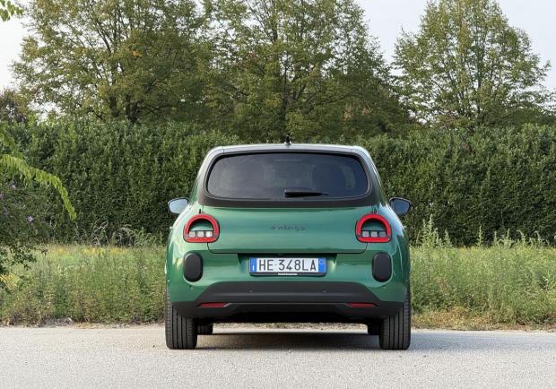Renault Twingo E-Tech Electric Verde Assoluto posteriore