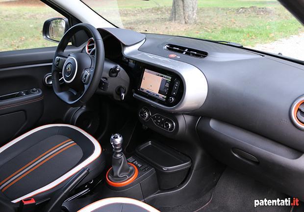 Renault Twingo GT abitacolo