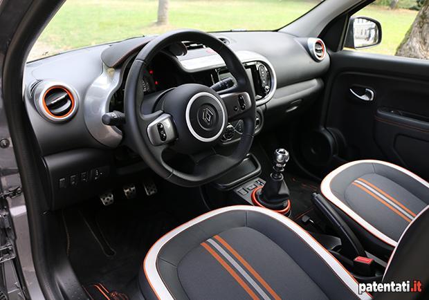 Renault Twingo GT interni