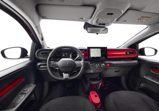 Renault Twingo rossa interni