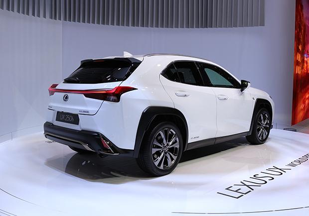 Salone di Ginevra 2018 Lexus UX 2