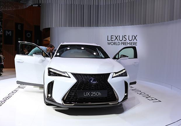 Salone di Ginevra 2018 Lexus UX 3