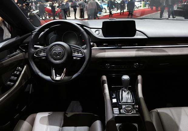 Salone di Ginevra 2018 Mazda6 abitacolo