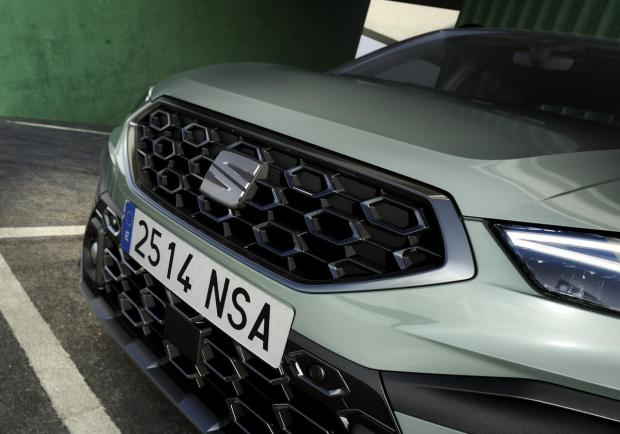Seat Arona 1.0 TSI FR 2025 griglia