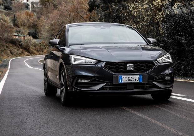 Seat Leon e hybrid ibrida plugin 2021