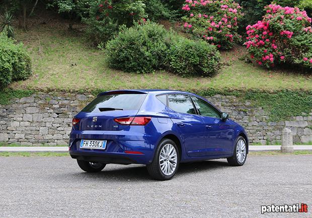 Seat Leon 1.6 TDI 115 CV DSG Style tre quarti posteriore