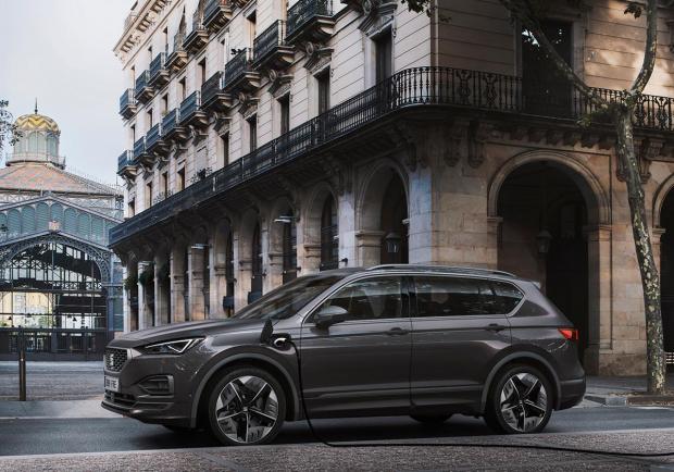 Seat, la Tarraco PHEV tra le novità del Salone 02