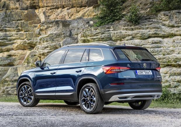 Skoda Kodiaq Scout tre quarti posteriore-2