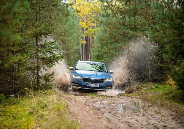 Skoda Octavia, la gamma completa con RS e Scout 04