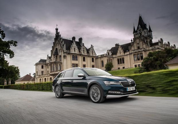 Skoda Superb, un legame lungo 85 anni 01