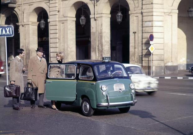 Stellantis Heritage Hub Fiat 600 multipla taxi