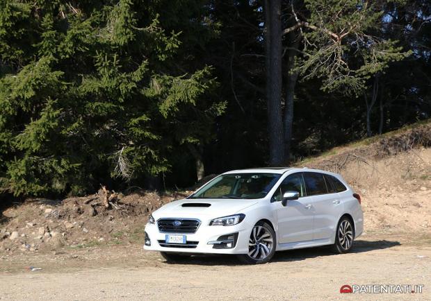 Subaru Levorg tre quarti anteriore