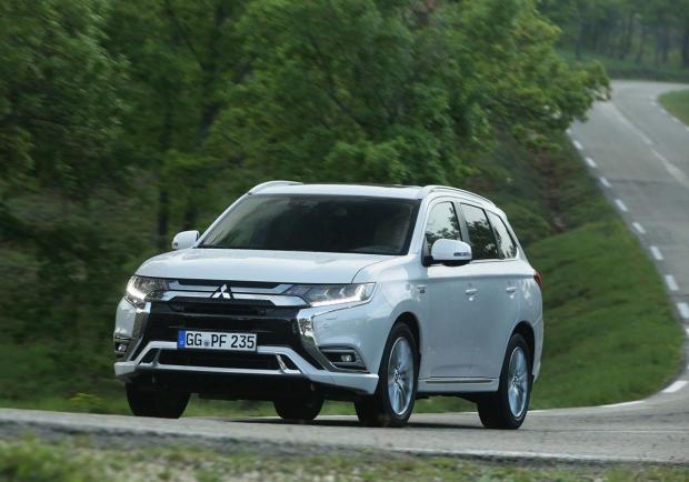 SUV GPL di serie mitsubishi outlander