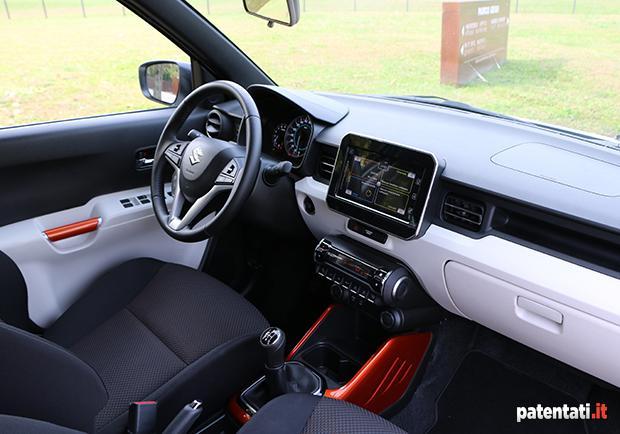 Suzuki Ignis 1.2 2WD Hybrid interni