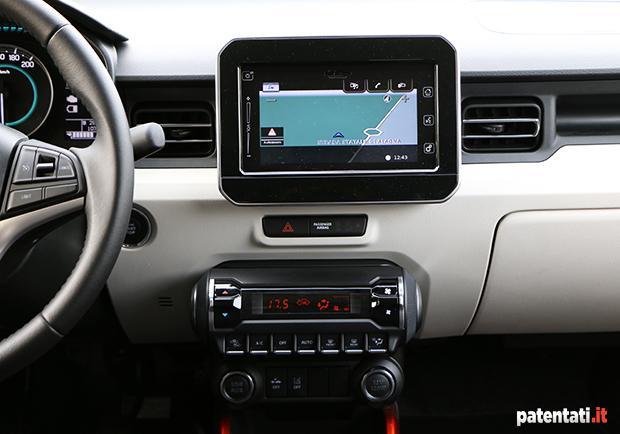 Suzuki Ignis 1.2 2WD Hybrid plancia