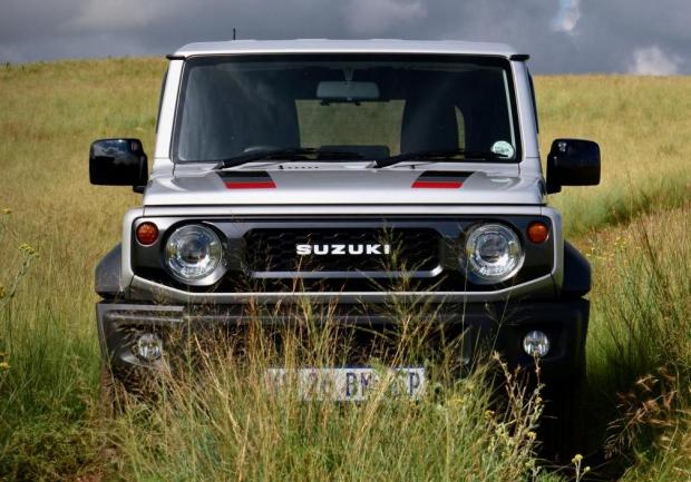 Suzuki Jimny auto giapponese