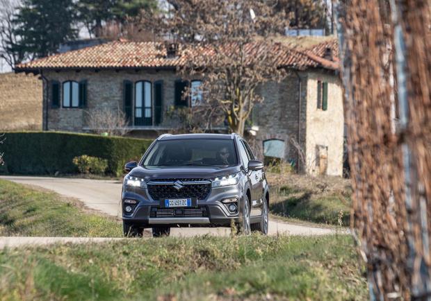 Suzuki S-Cross Boosterjet Hybrid 4WD immagine