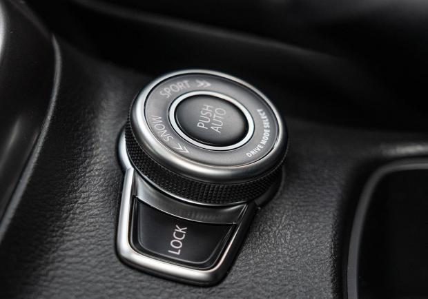 Suzuki S-Cross Boosterjet Hybrid 4WD selettore lock