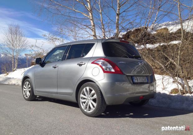 Suzuki Swift 1.2 VVT GPL tre quarti posteriore